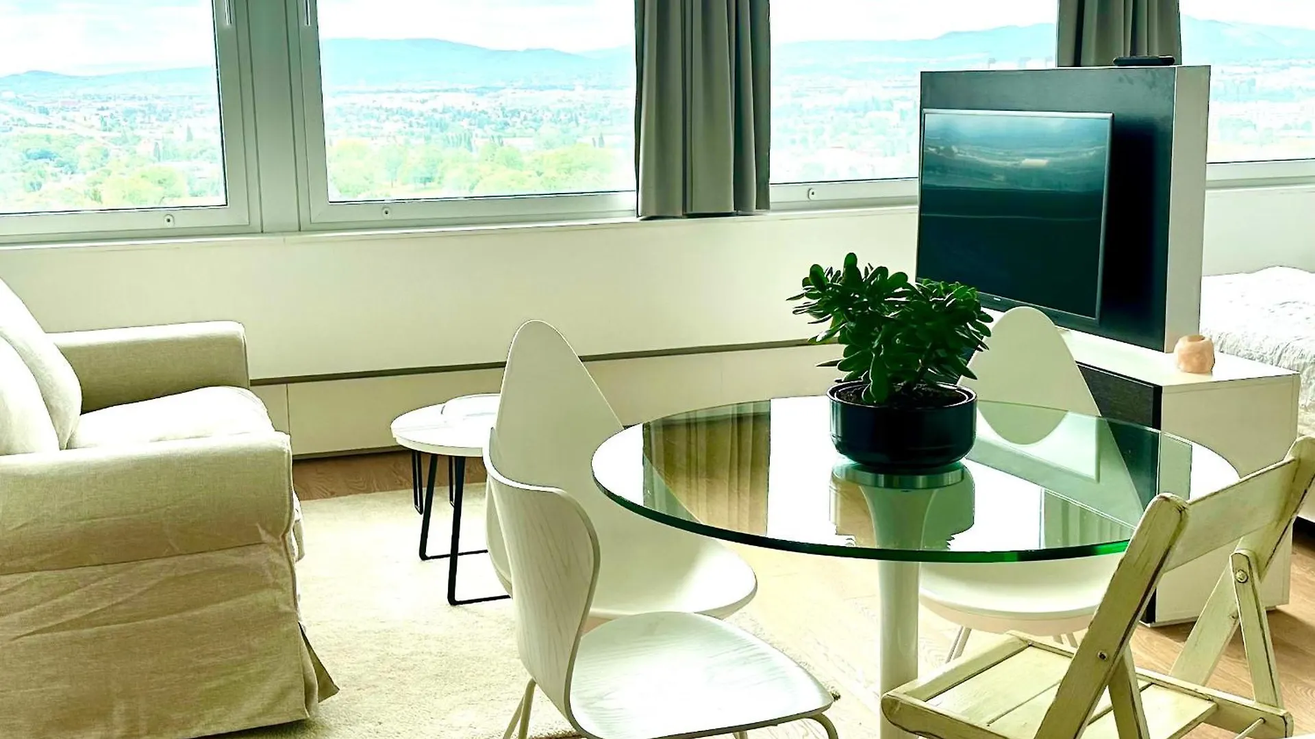 Free Car Parking Appartement- 25Min To Downtown Bécs
